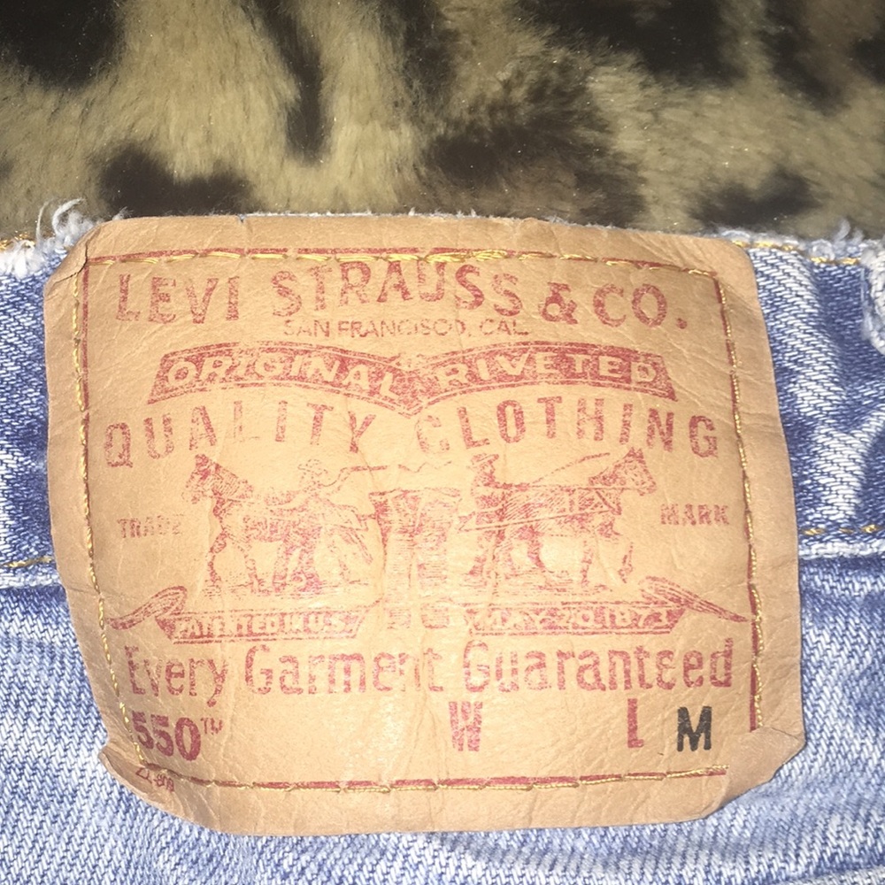 levi’s shorts - Picture 3 of 3
